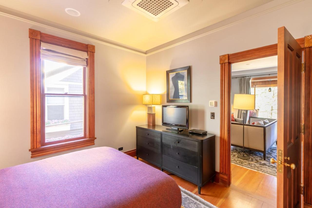 The Outlook 5*
